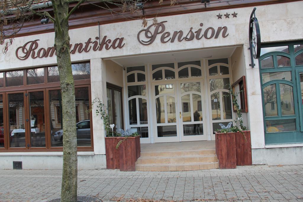 Guest House Romantika Panzio Gyula Exterior foto