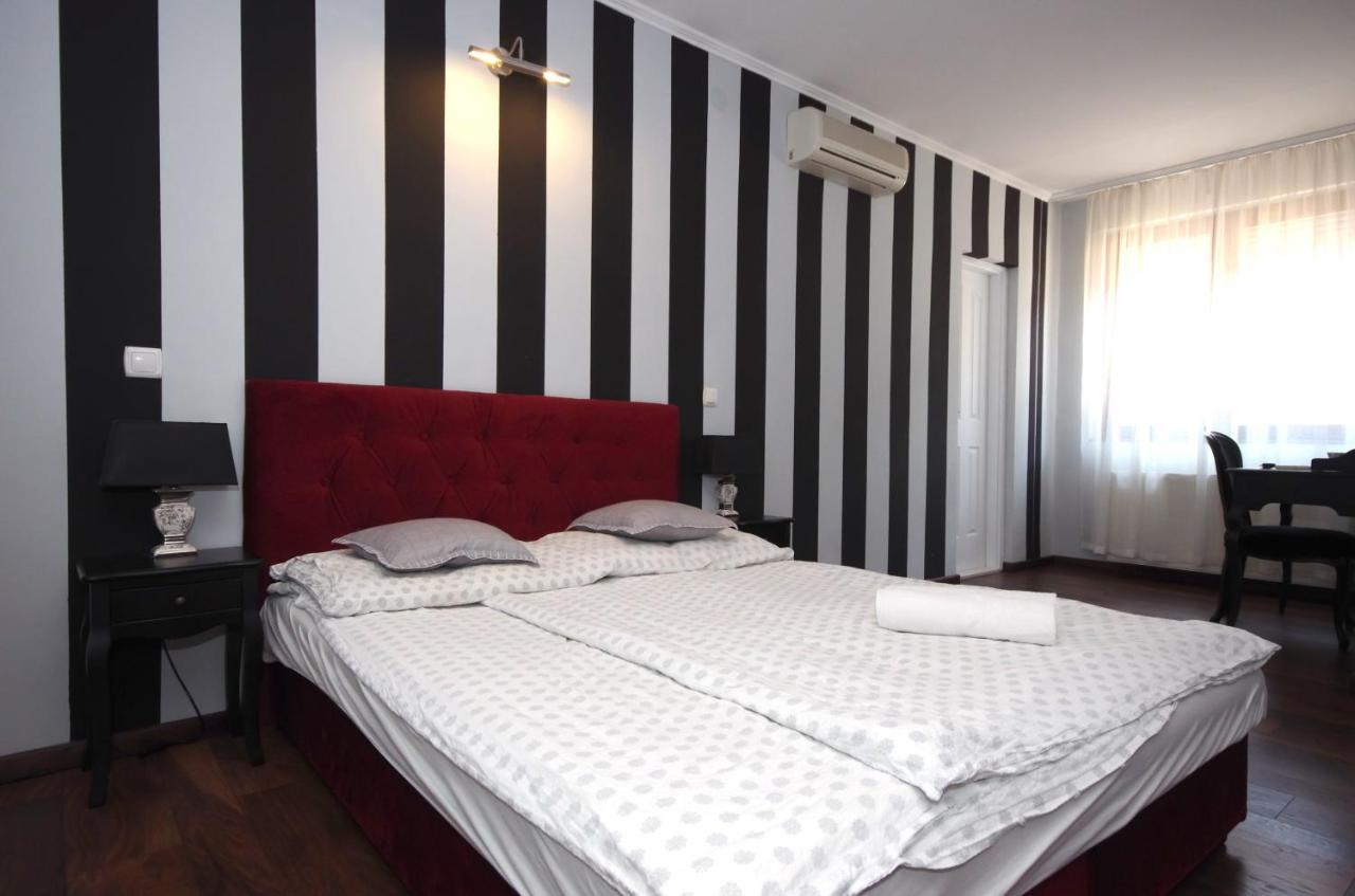 Guest House Romantika Panzio Gyula Exterior foto